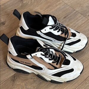 Steve Madden Possession Black & Tan Sneakers